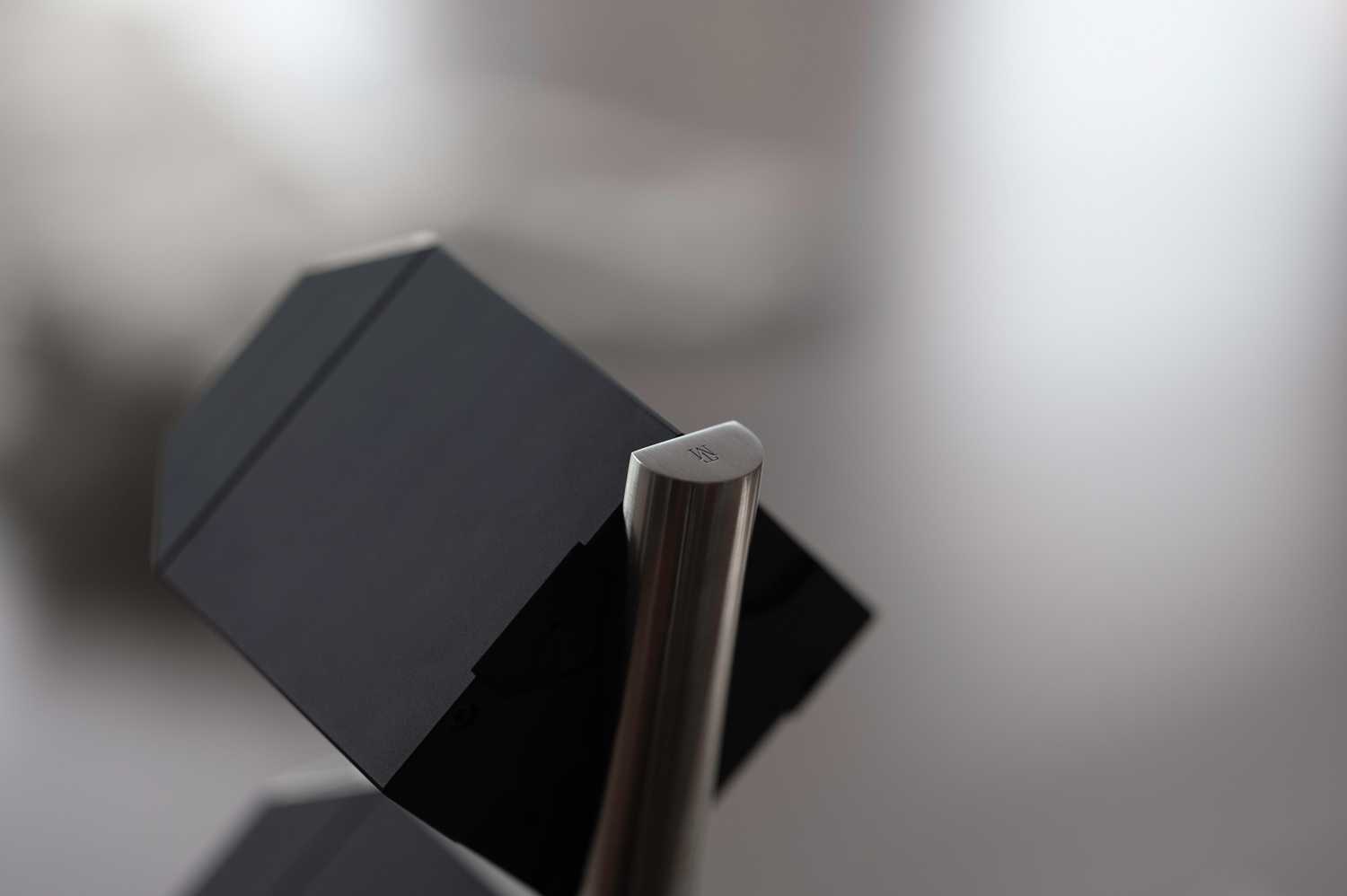 Tm Sarnd Vila Bloke Logo Closeup 2 W